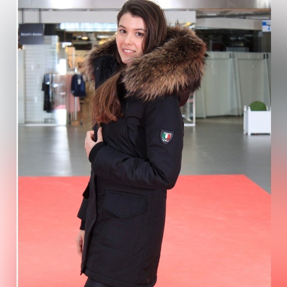 DOWN-FILLED Winter Jacket! Real Fur On The Hood! 🤩Imported From 🇫🇷 France 🤩 - Picture 1 of 10